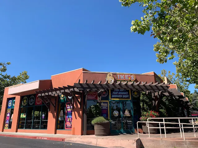 Ike's Love & Sandwiches