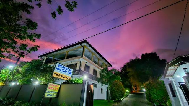 Wasantha Holiday Inn