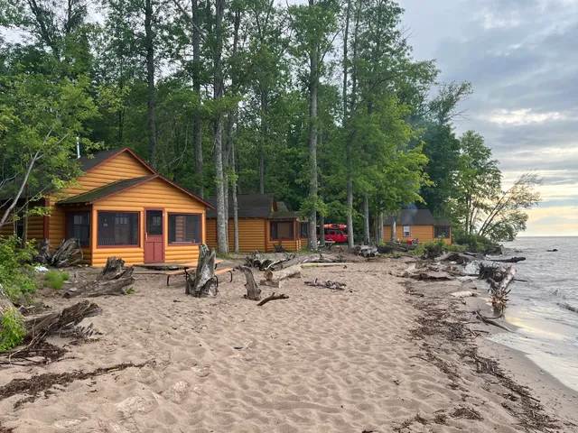 Lake Shore Cabins