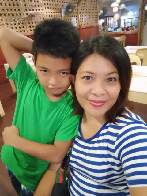 Kinamot Seafood & Grill