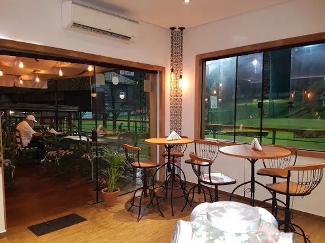 Dugolf GastroBar (DECK)