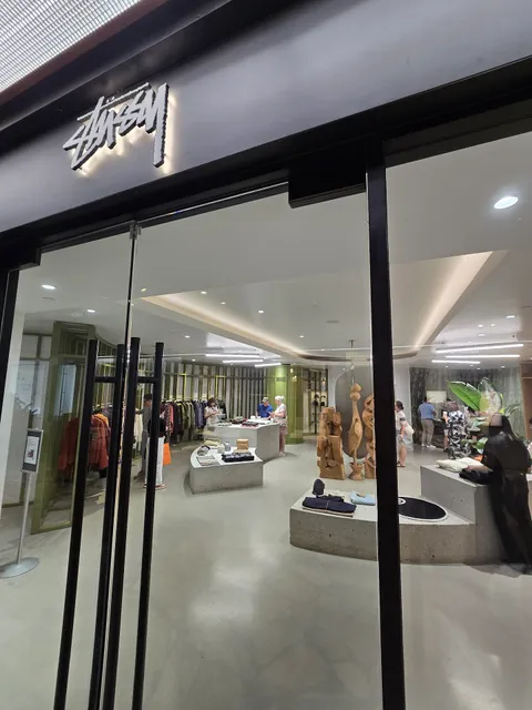 Harry Winston Royal Hawaiian Center