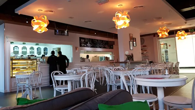 Circle Cafe (Studio City)