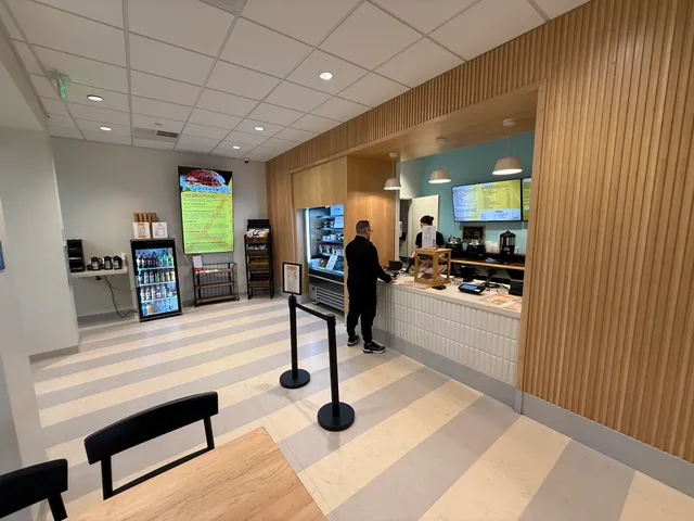 The Avenue Coffee & Cafe