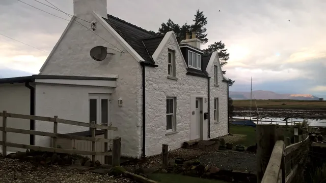 Oystercatchers Holiday Cottage, Skye