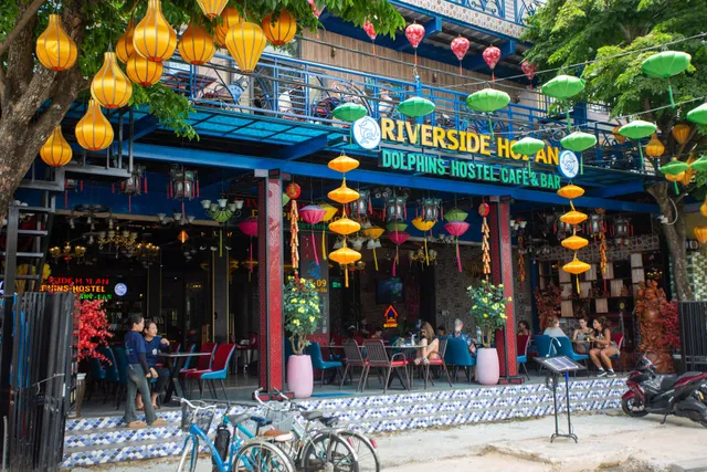 Riverside Hoi An, Dolphins Hostel & Bar