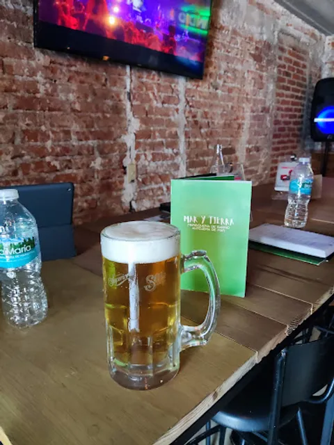 Mar y Tierra Marisquería de Barrio