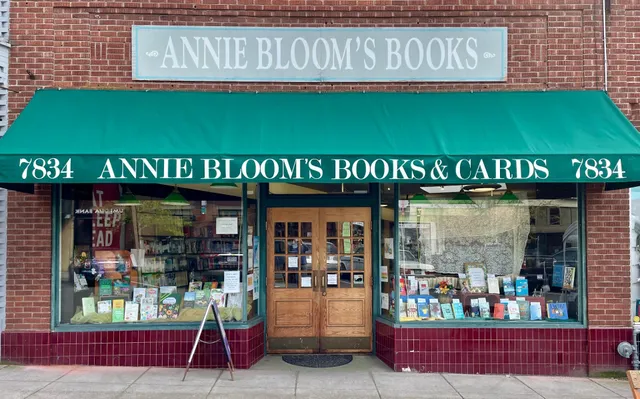 Annie Bloom's Books