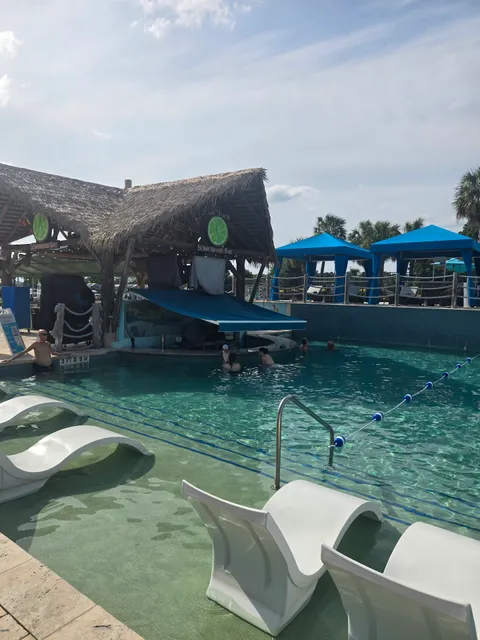 5 o'Clock Somewhere Bar