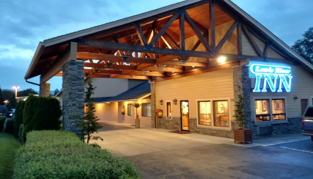 Lewis River Inn