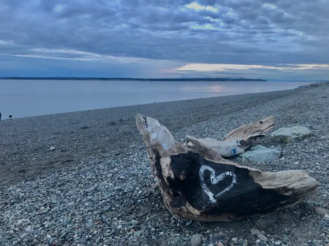 Point Woronzof Beach Hike