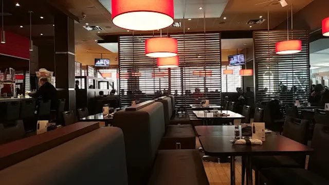 Houston Avenue Bar & Grill - Aéroport de Montréal (YUL)