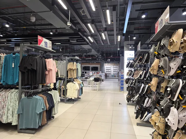 LOT - The Value Shop