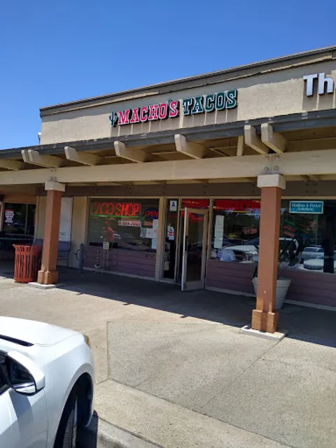 Macho's Taco Shop