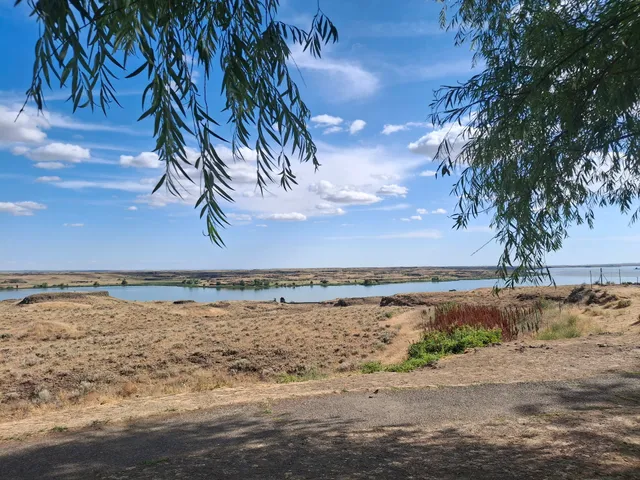 Sprague Lake Rest Area EB