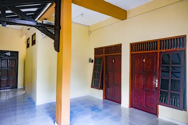 RedDoorz near Alun Alun Klaten