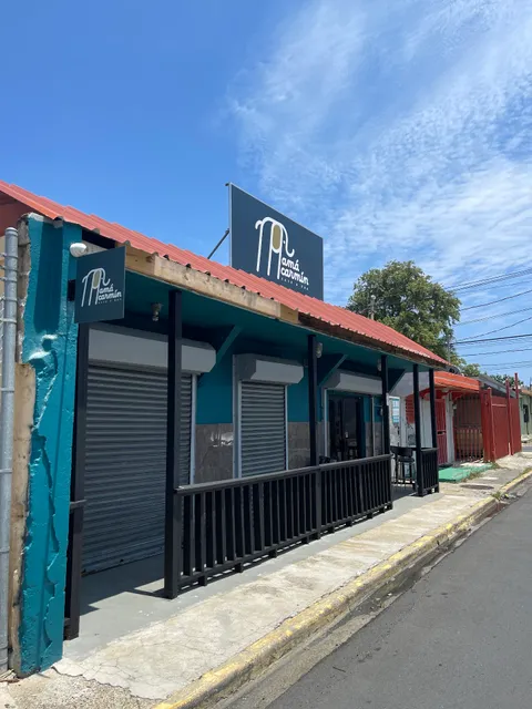 Mama Carmin Cafe & Bar