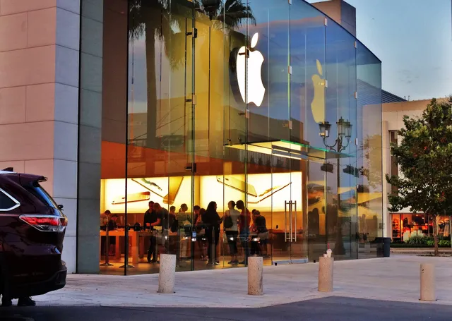 Apple Highland Village