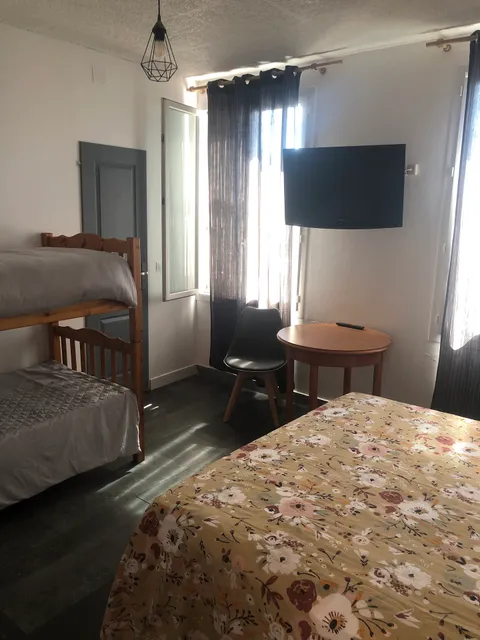 Anatole France Hotel