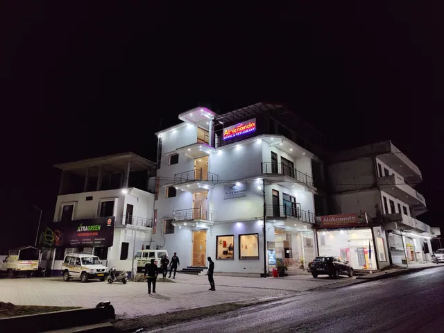 Alaknanda Motel and Restaurant