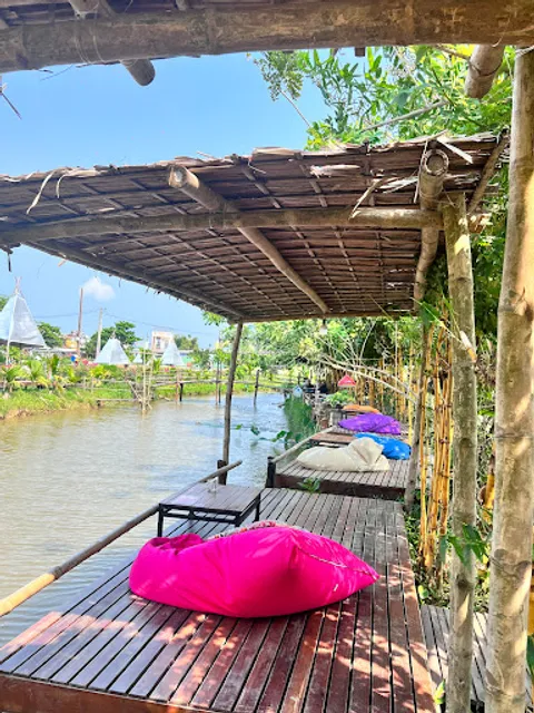 Cà phê vườn phố hội