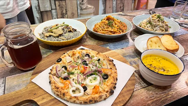 (新店名：貓啊！！）Green House Caf'e/苗栗美食 頭份披薩 義大利麵 燉飯 頭份義式餐廳 PIZZA PASTA 甜點下午茶