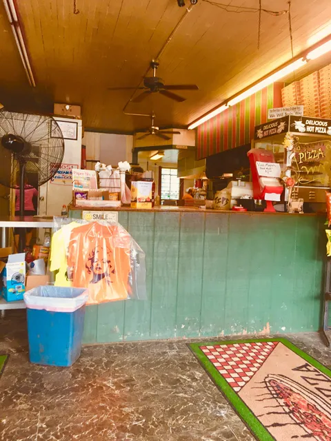 Uncle Charlie's Bella Pizza