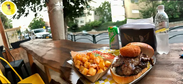 ההמבורגר של הדיקטטור - כרמל