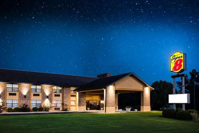 Super 8 by Wyndham Paragould