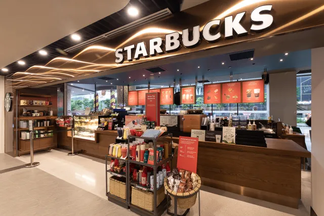 Starbucks Canberra Plaza