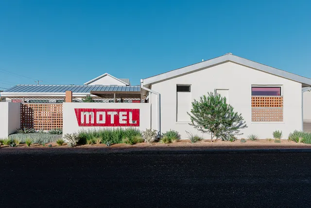 MOTEL