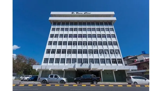 OYO 89619 De Choice Hotel