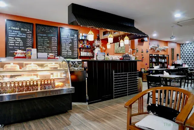 𝙏𝙝𝙚 𝘽𝙡𝙖𝙘𝙠 𝘾𝙖𝙩 𝘾𝙖𝙛𝙚