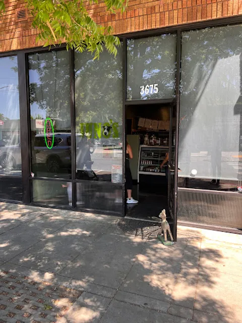 Juno's Kitchen & Delicatessen