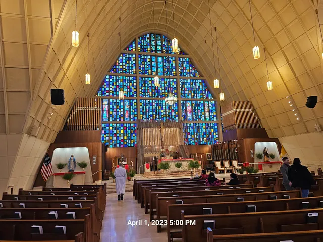 St Mary, Our Lady Queen of Families