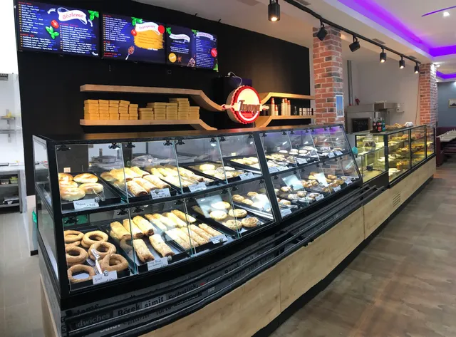 Tuana Café & Patisserie