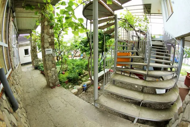 Gostevoy Dom Na Bol'nichnyy 11