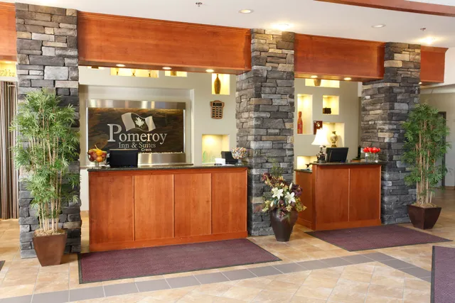 Pomeroy Inn & Suites Dawson Creek