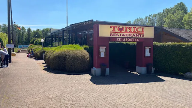 Tunici Restaurants 12 Apostel