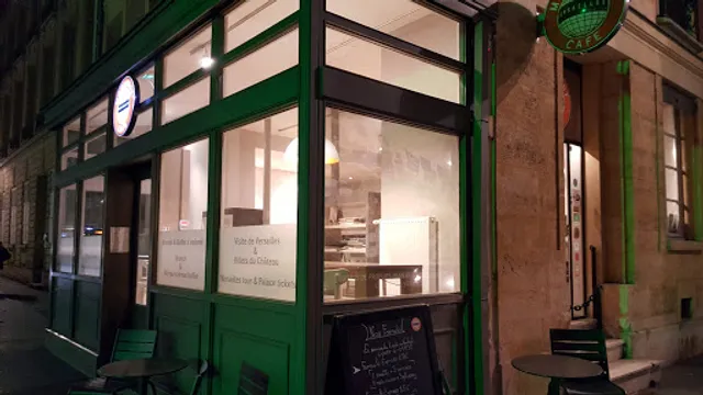 Monument Café Versailles