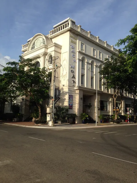 Khách Sạn Bạch Ngân