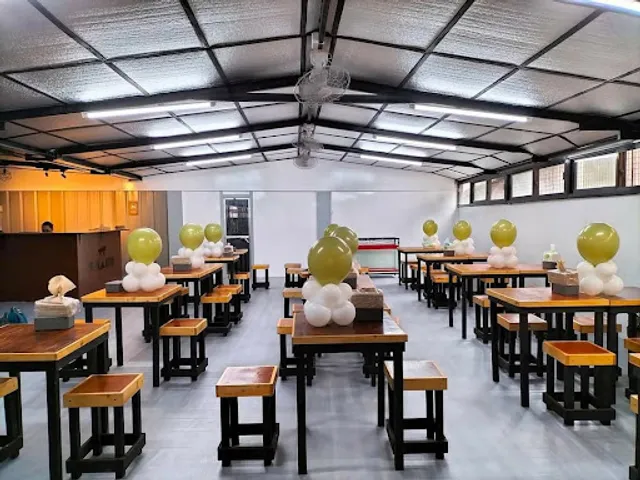 On D' Wings Lipa City