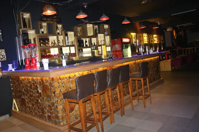 The Hot Shots || Pub In Patiala | Beer Bar In Patiala | Party Hall In Patiala