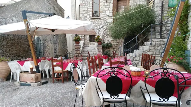 Al Piccolo Borgo Locanda Con Alloggio