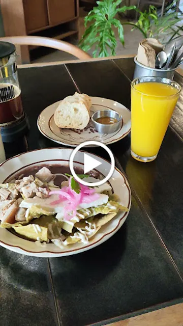 Trinidad Santa Tere Amistad Chilaquiles y Mimosas