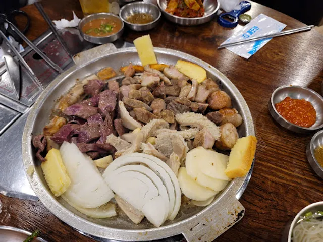 Hwangso Gopchang Gui