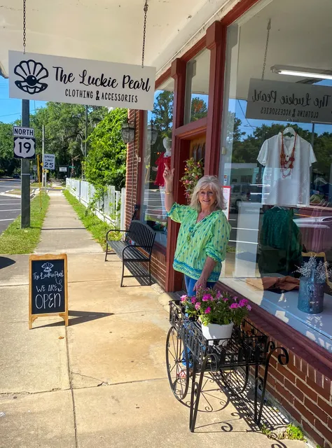 The Luckie Pearl Clothing & Accessories