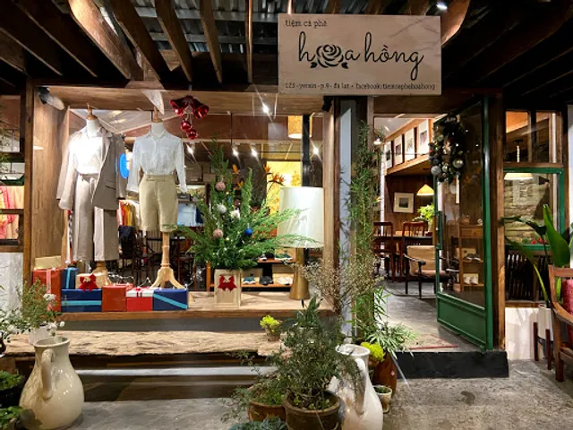 Tiệm cà phê Hoa hồng