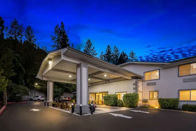 Best Western Inn At The Rogue