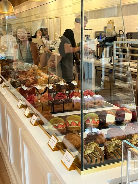 Lakon Paris Patisserie